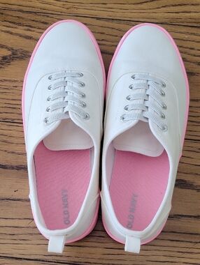 Girls Old Navy White Canvas Sneakers with Pink Accents Size 5